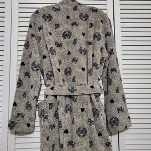 Pink by Victoria’s Secret robe brand new